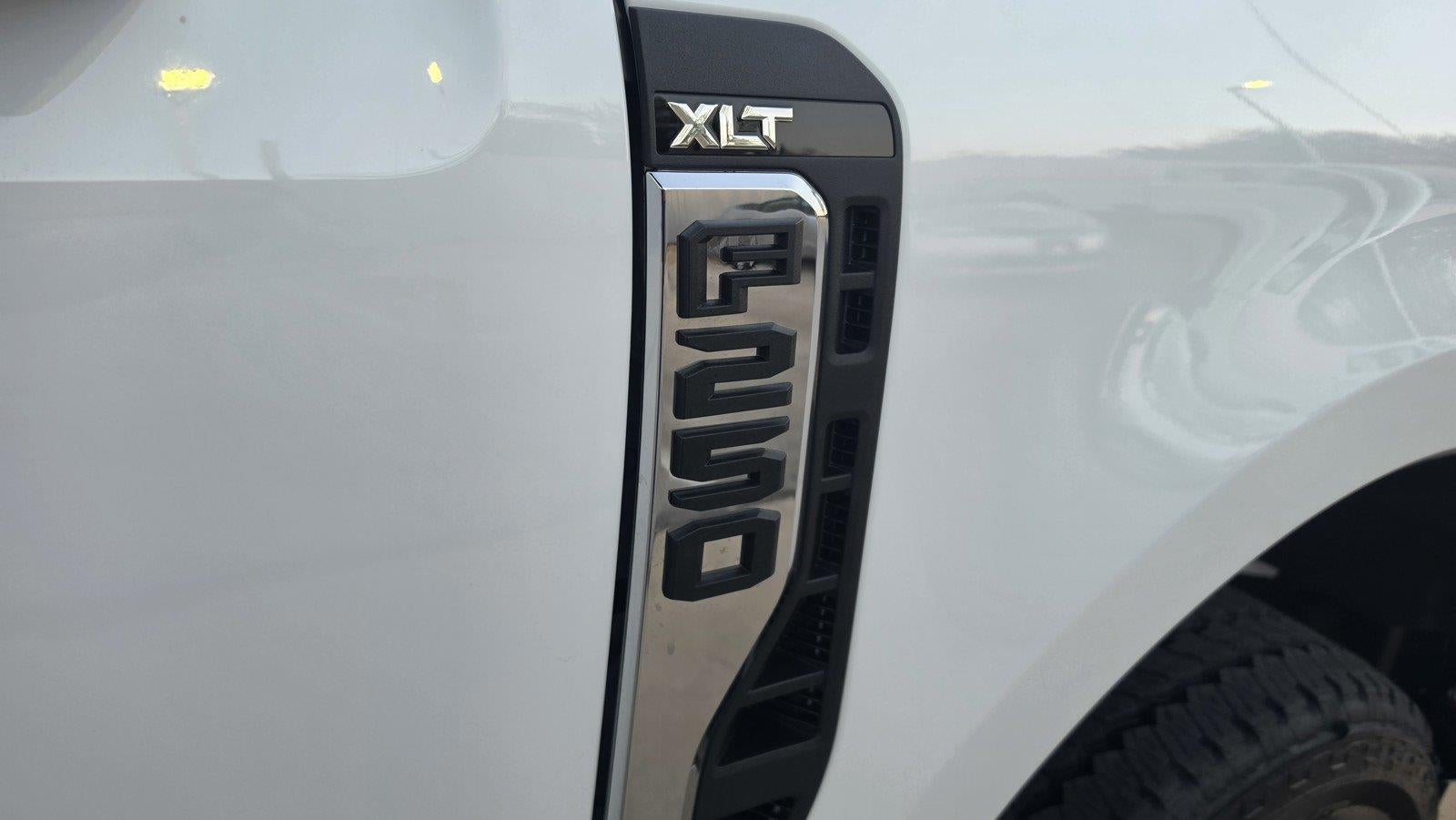 2027 Ford Super Duty F-250 Srw XLT