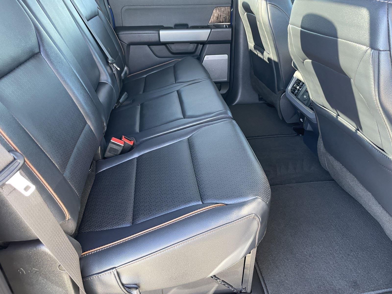 2026 Ford Super Duty F-350 SRW LARIAT