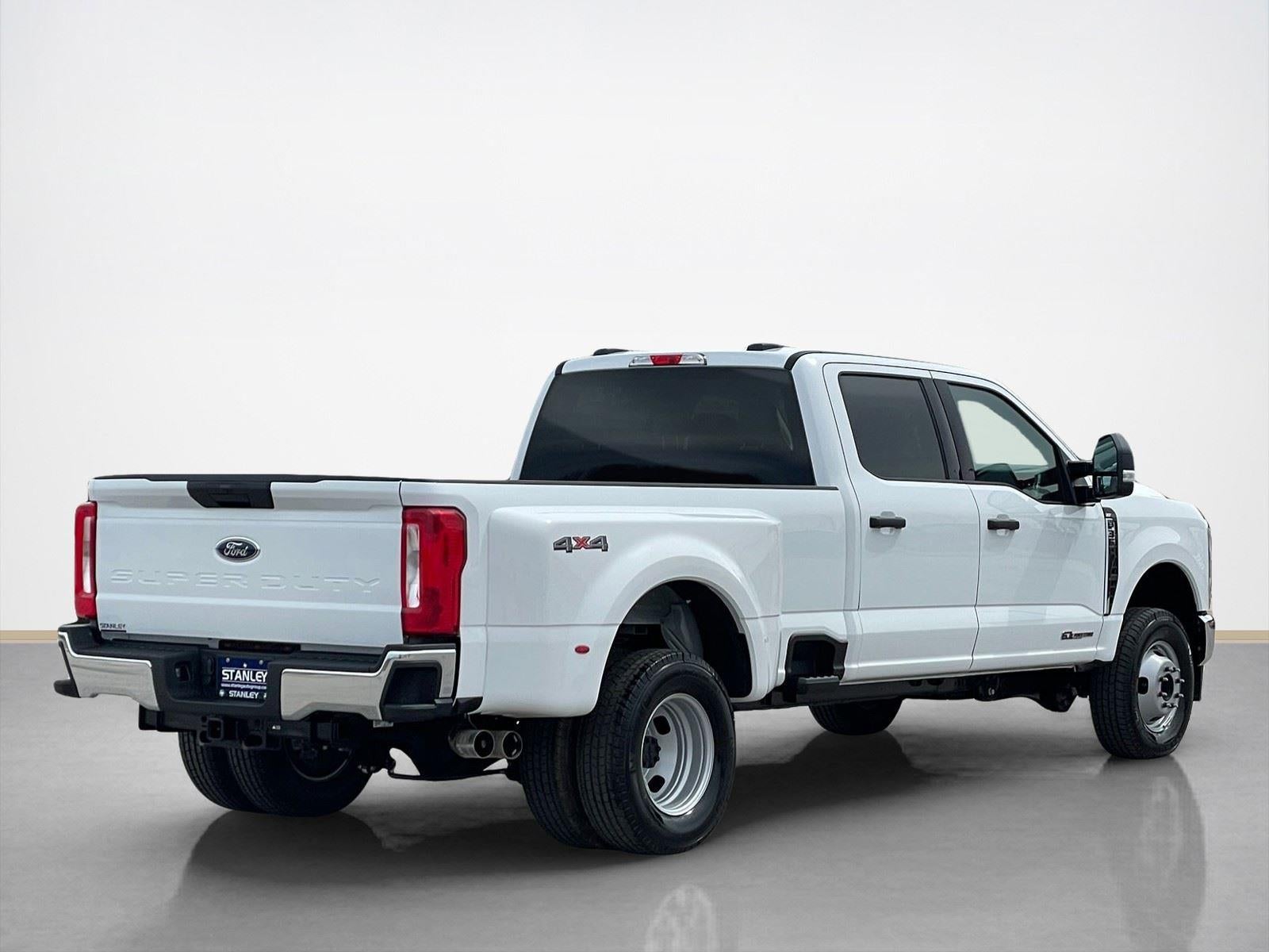 2026 Ford Super Duty F-350 DRW XLT