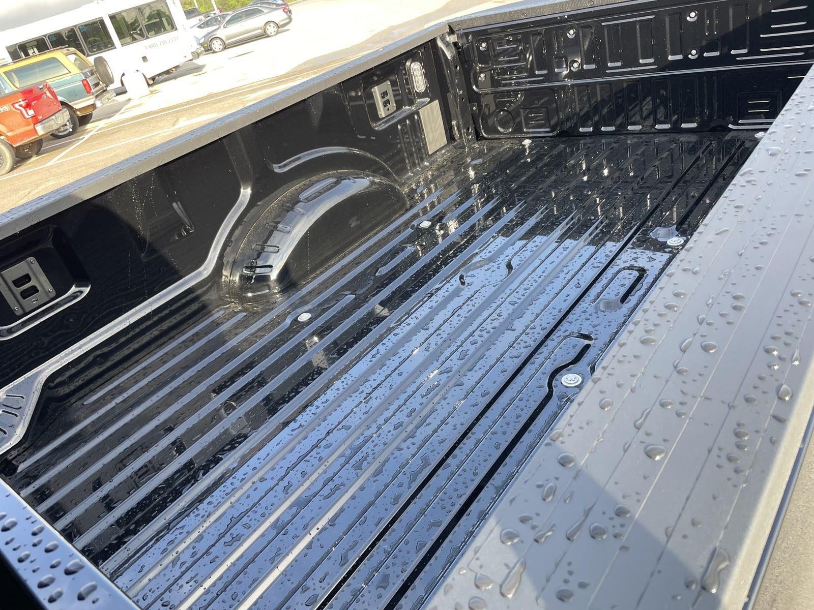 2026 Ford Super Duty F-350 DRW LARIAT