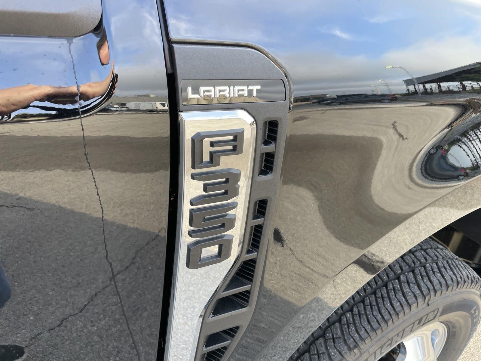 2026 Ford Super Duty F-350 DRW LARIAT