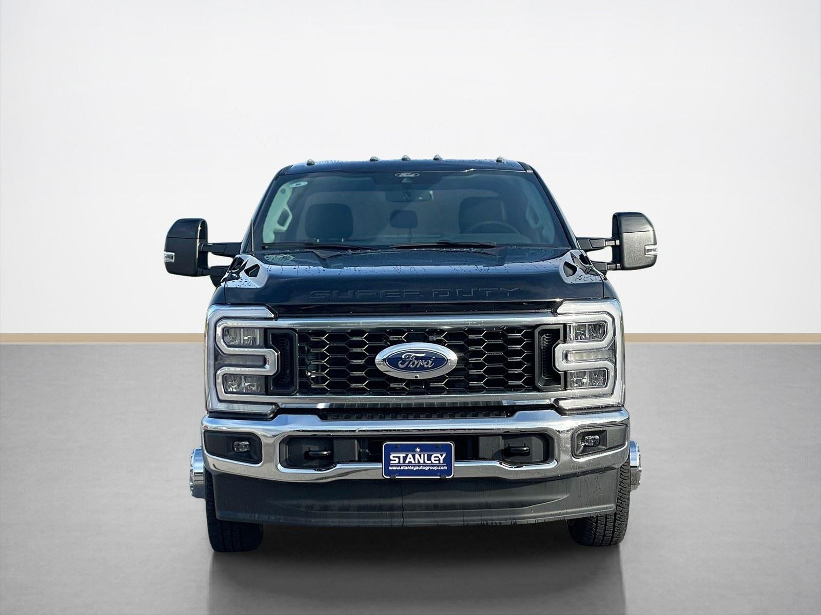 2026 Ford Super Duty F-350 DRW LARIAT