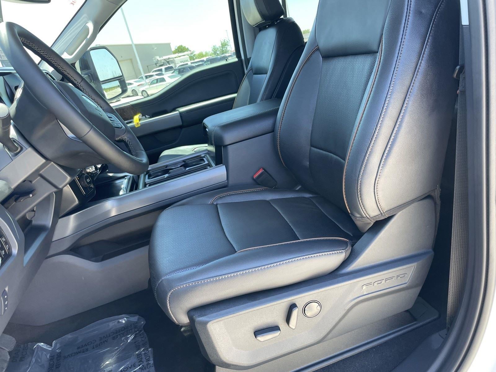 2026 Ford Super Duty F-350 DRW LARIAT
