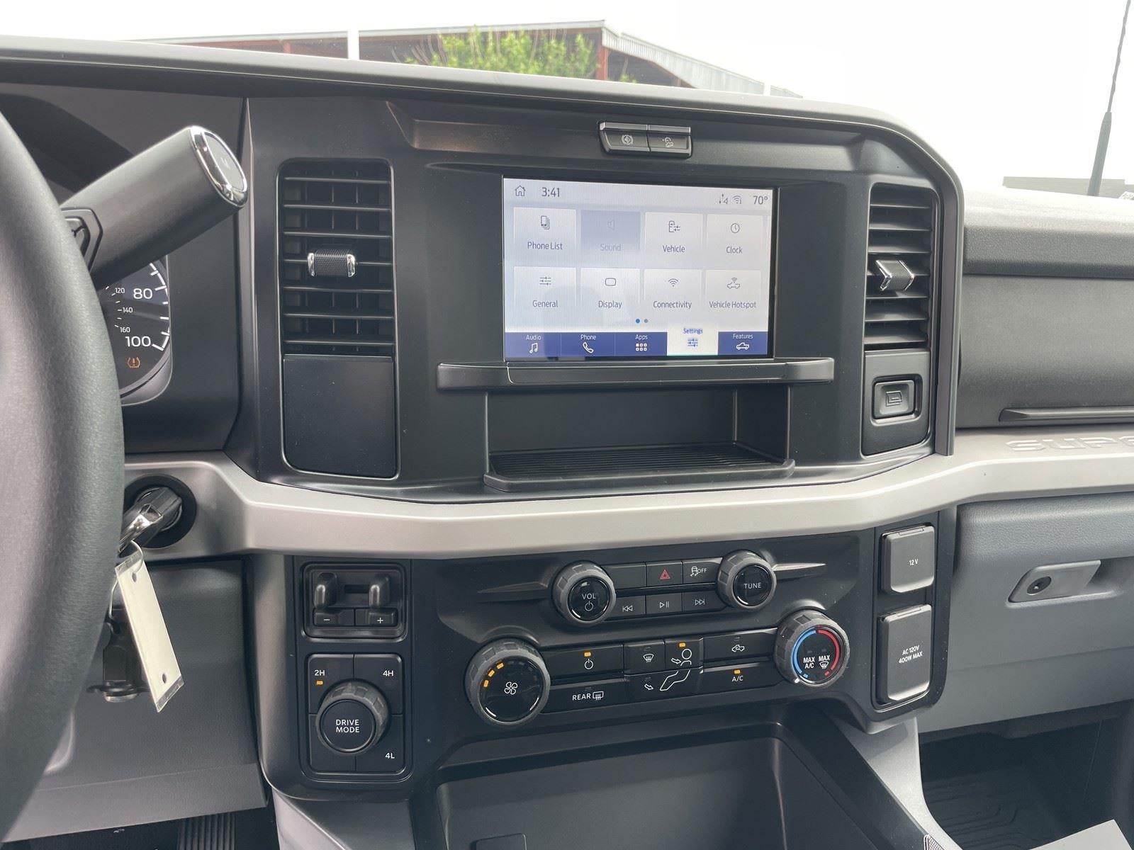2026 Ford Super Duty F-350 DRW XLT