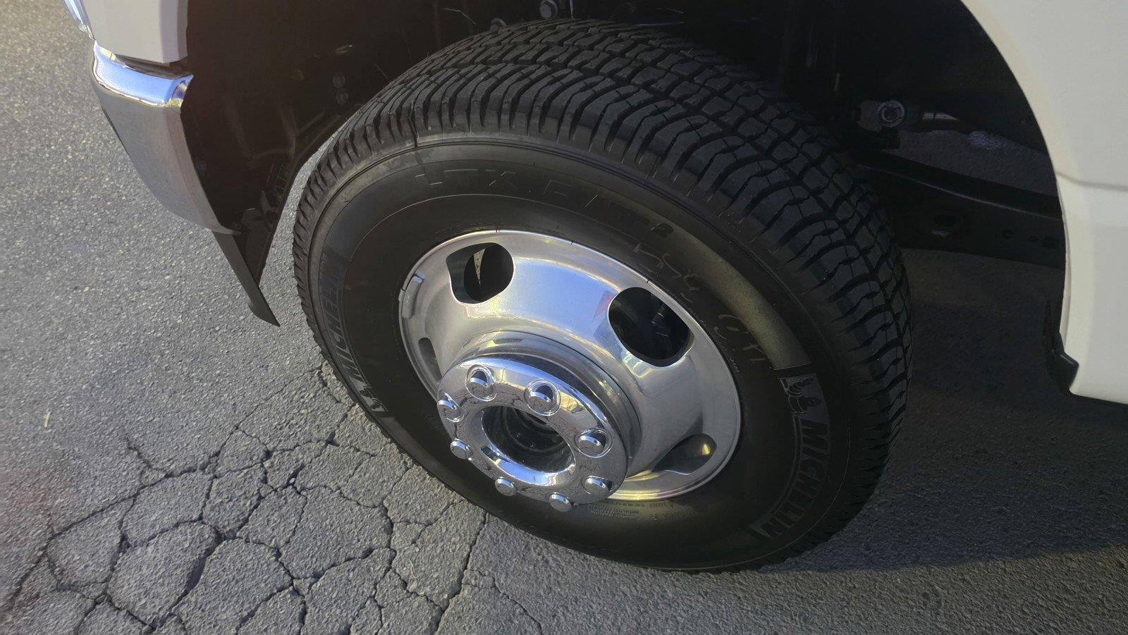 2026 Ford Super Duty F-350 Drw LARIAT