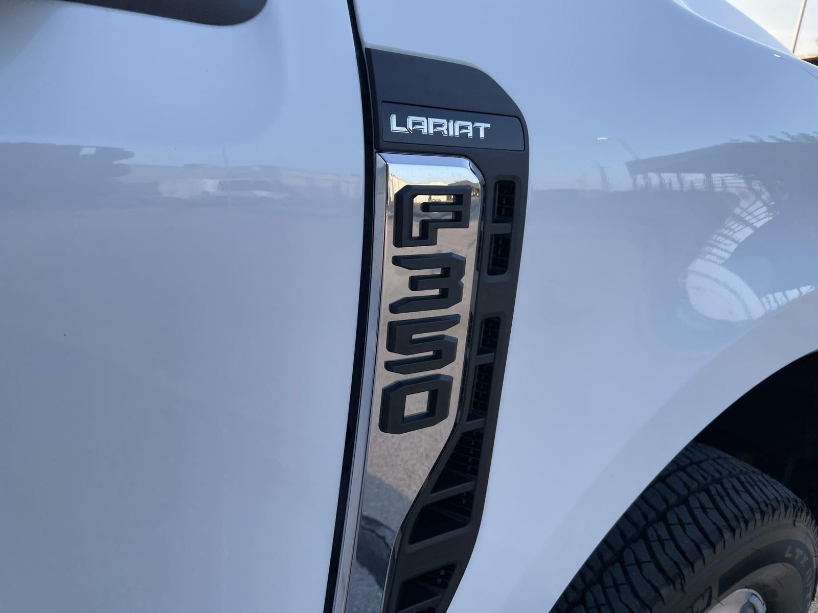 2026 Ford Super Duty F-350 DRW LARIAT