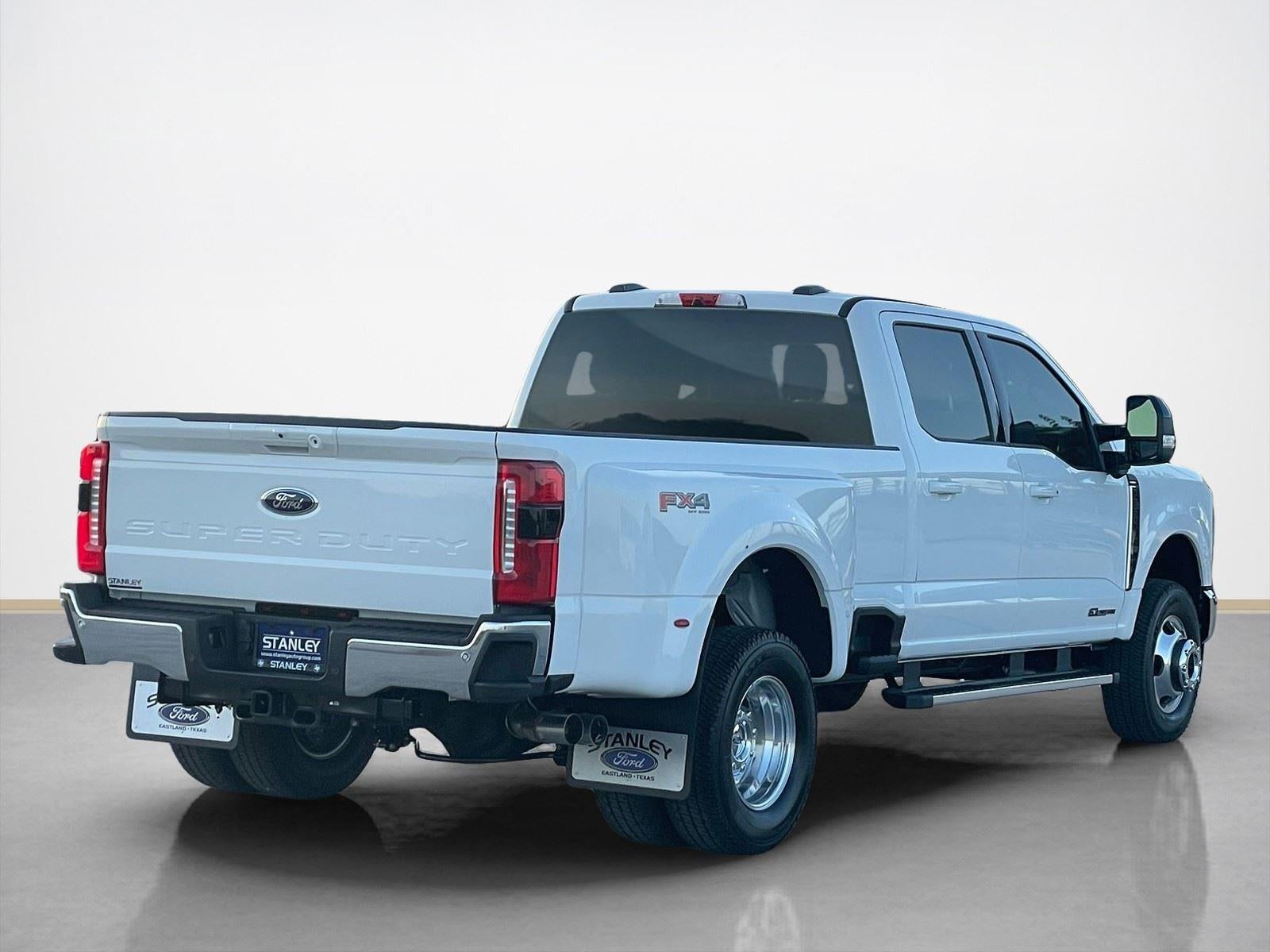 2026 Ford Super Duty F-350 DRW LARIAT
