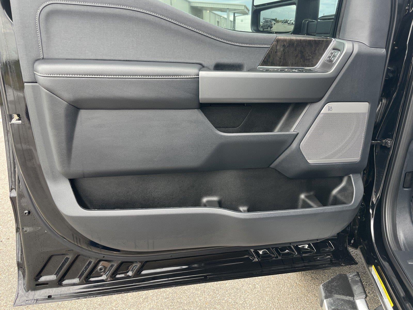 2027 Ford Super Duty F-450 DRW LARIAT