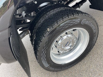 2027 Ford Super Duty F-450 DRW LARIAT