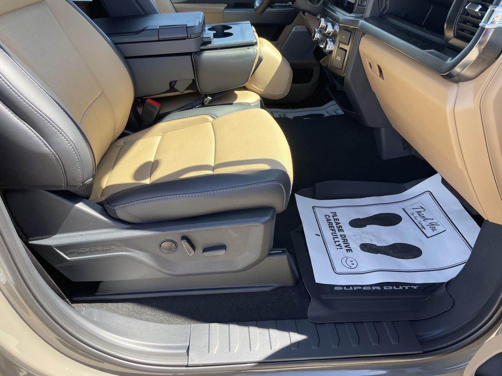 2026 Ford Super Duty F-450 DRW LARIAT