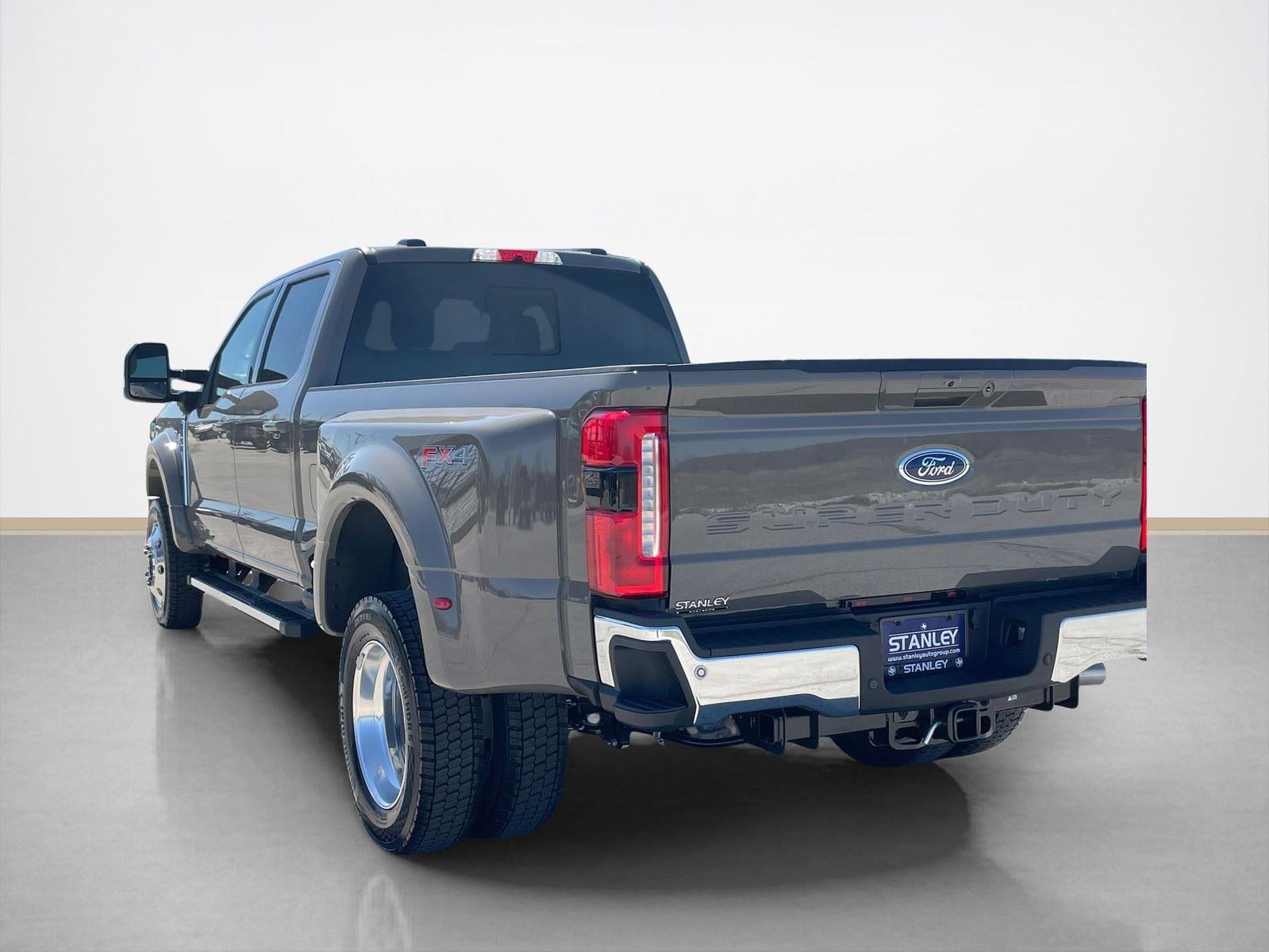 2026 Ford Super Duty F-450 DRW LARIAT
