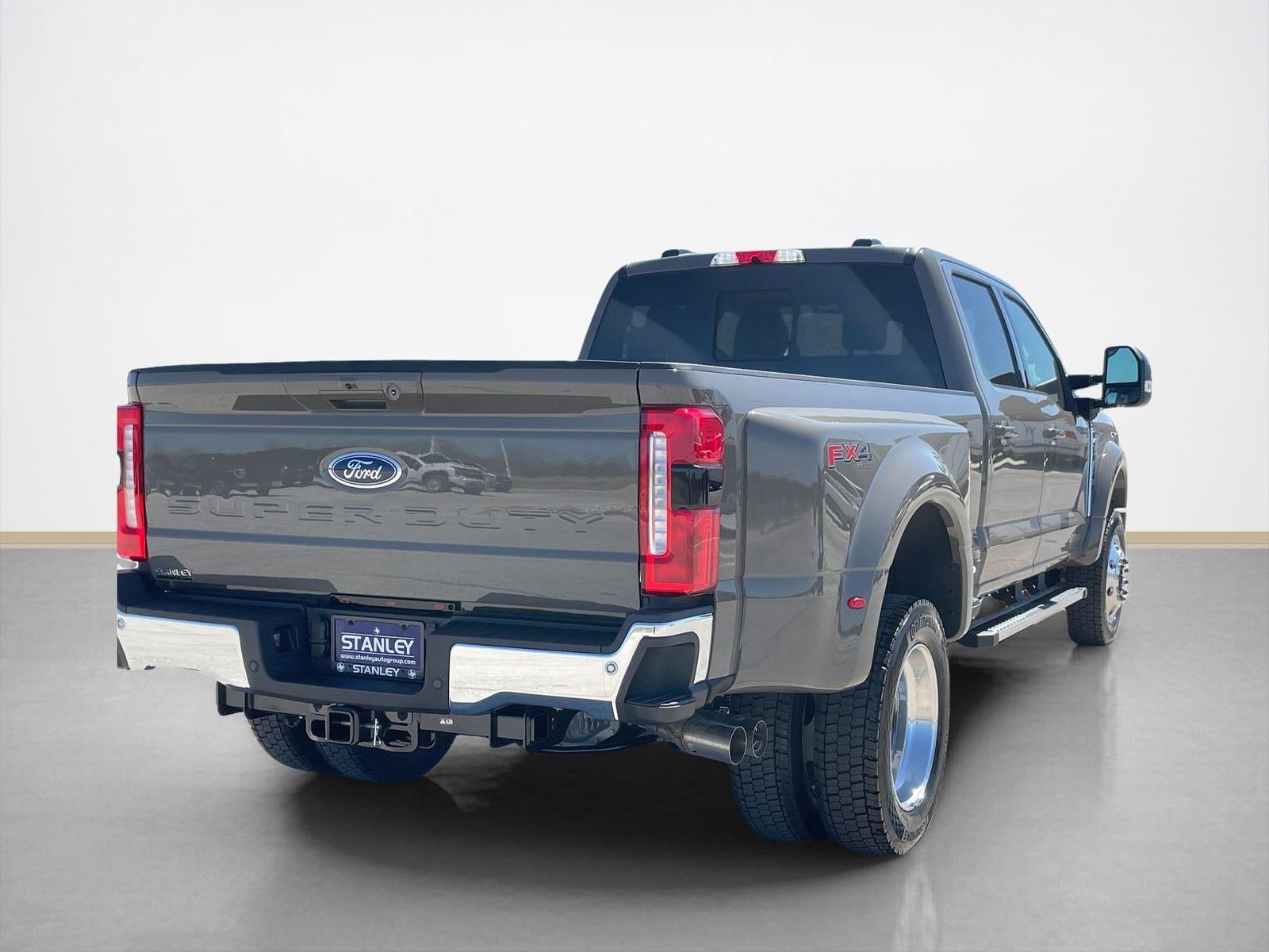 2026 Ford Super Duty F-450 DRW LARIAT