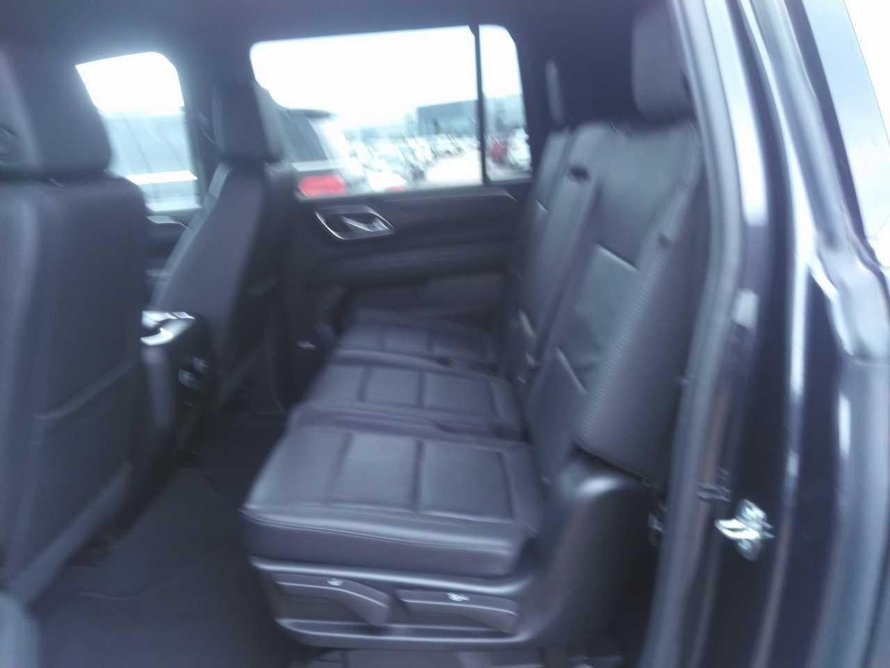 2024 Chevrolet Suburban LT