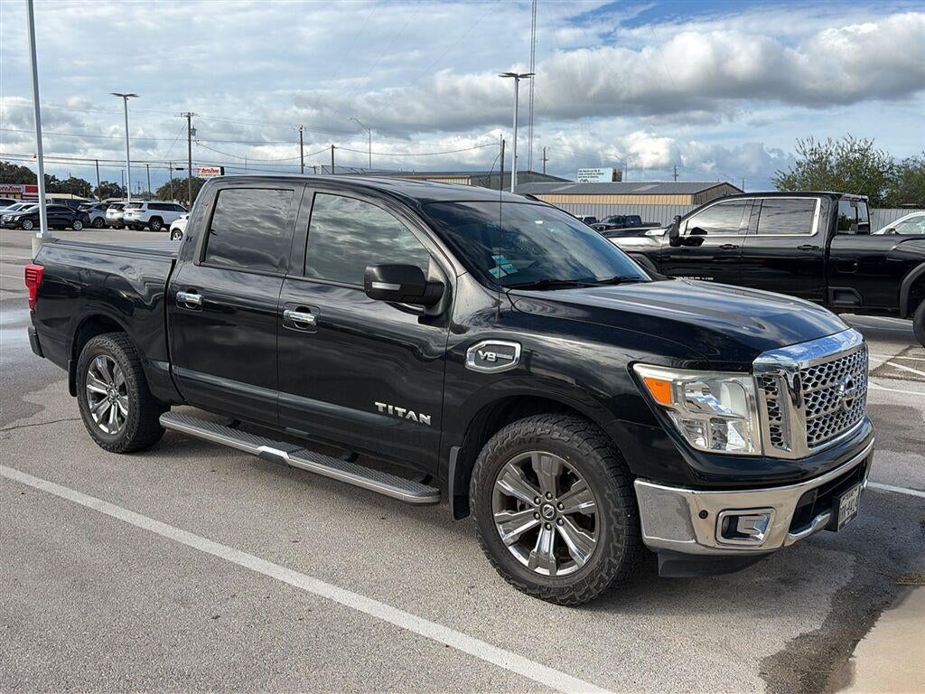 2017 Nissan Titan SV