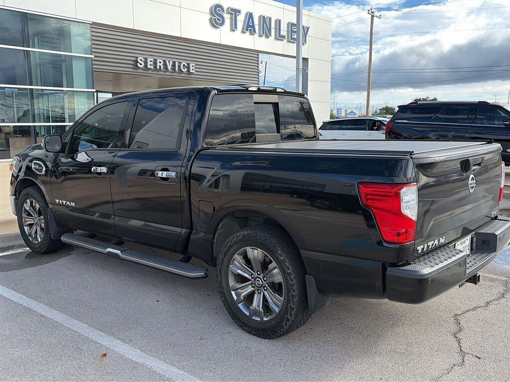2017 Nissan Titan SV