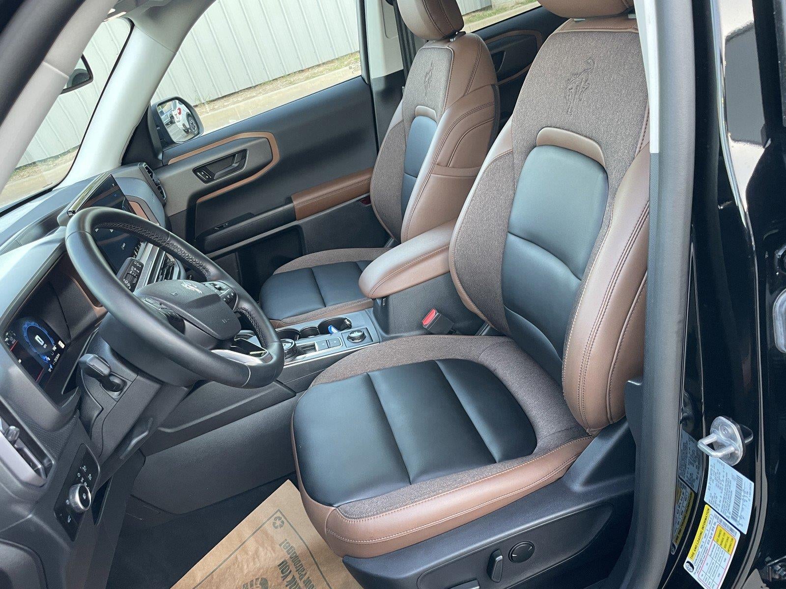 2025 Ford Bronco OUTER BANKS 4X4