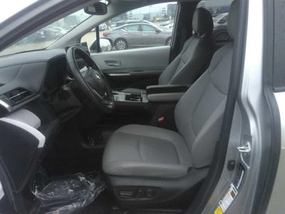 2025 Toyota SIENNA XLE FWD 7-PASSENGER