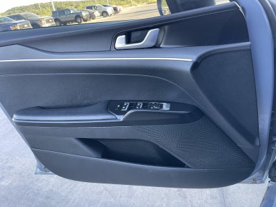 2022 Kia K5 LX