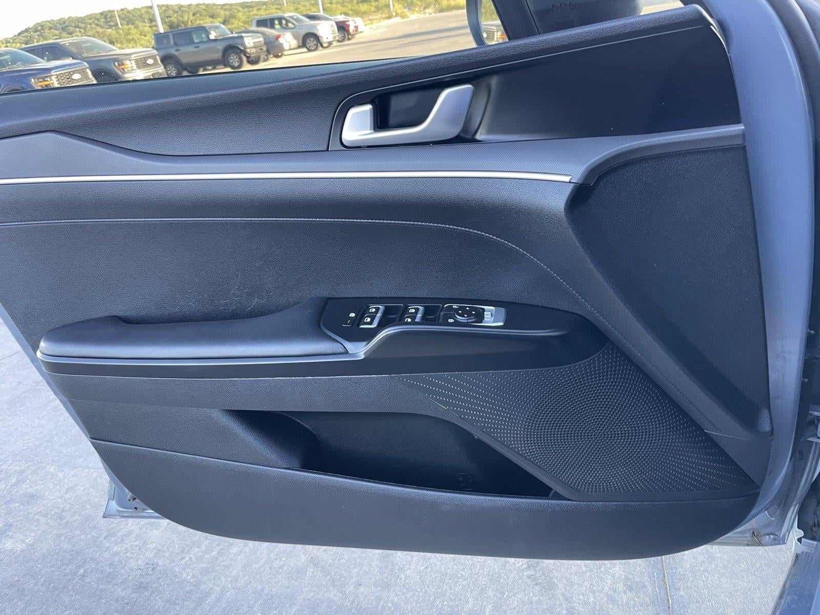 2022 Kia K5 LX