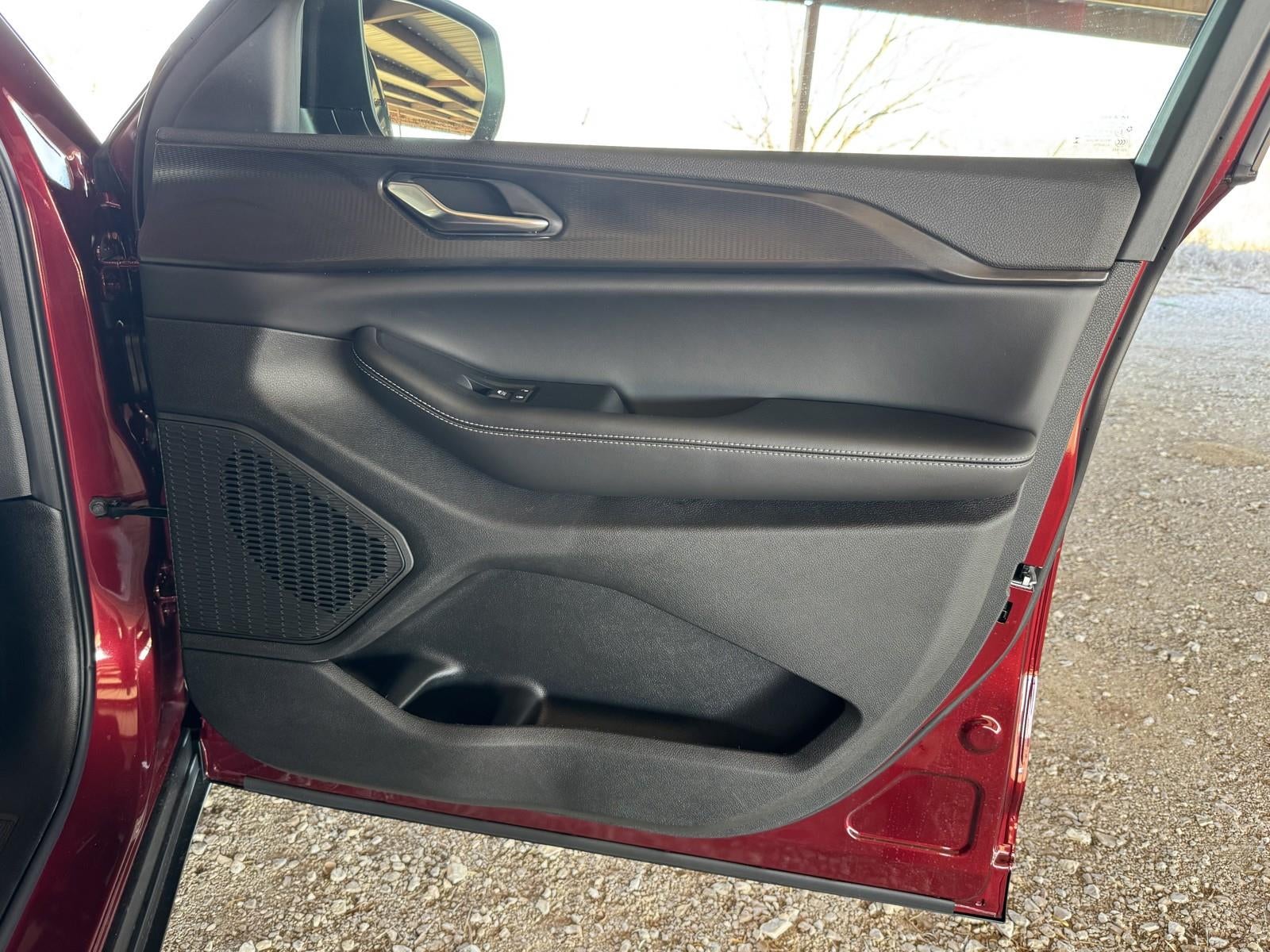 2025 Jeep Grand Cherokee GRAND CHEROKEE LAREDO 4X2