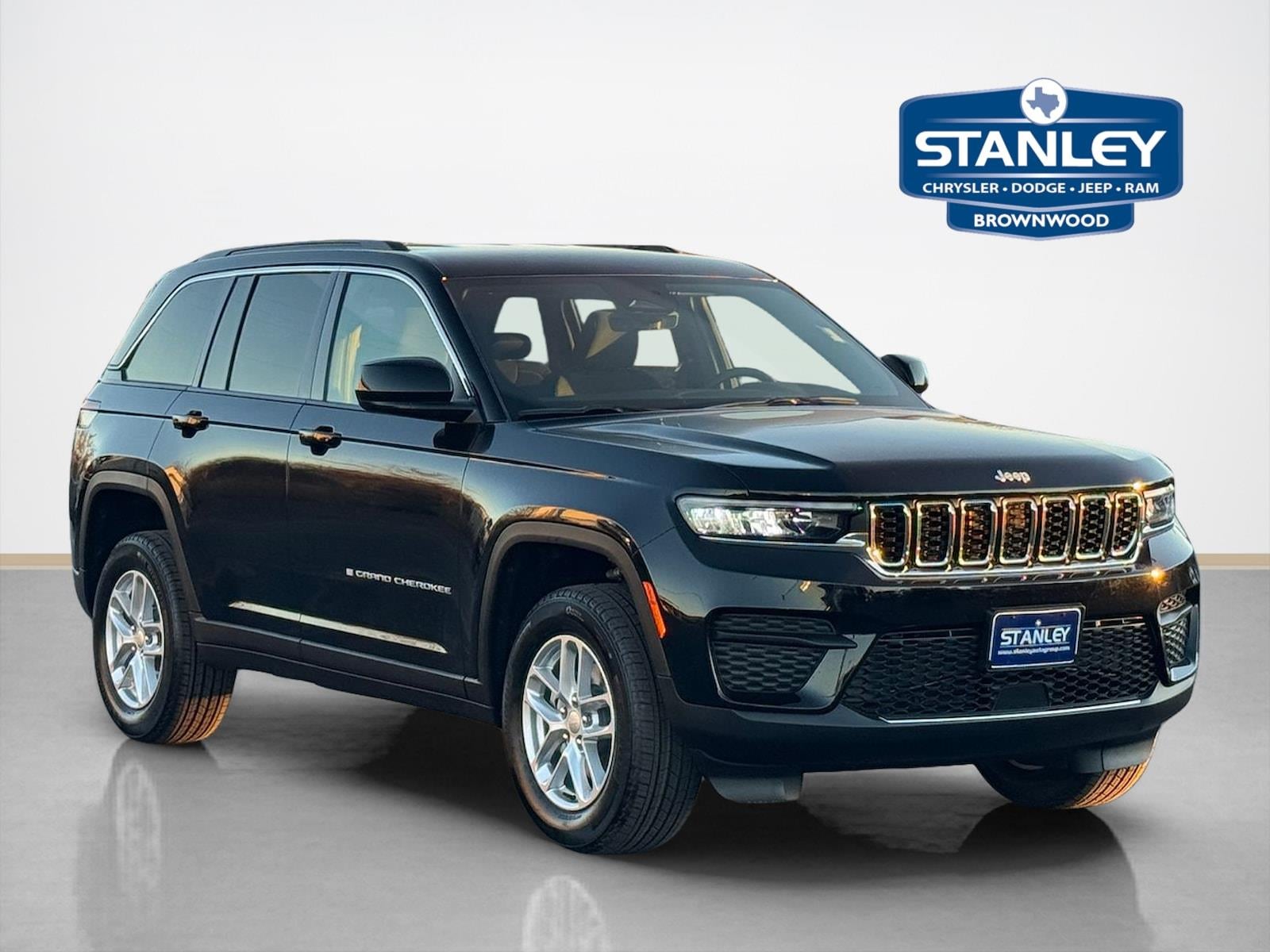 2025 Jeep Grand Cherokee GRAND CHEROKEE LAREDO 4X2
