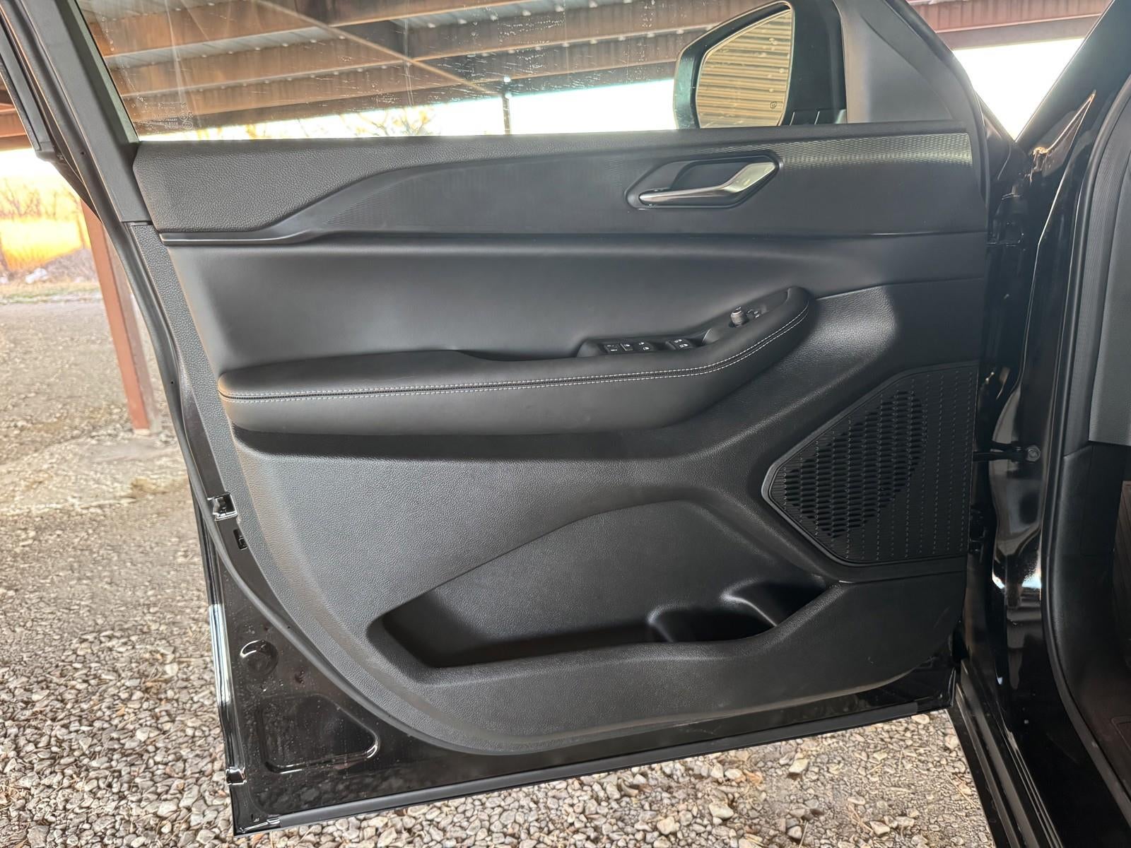 2025 Jeep Grand Cherokee GRAND CHEROKEE LAREDO 4X2