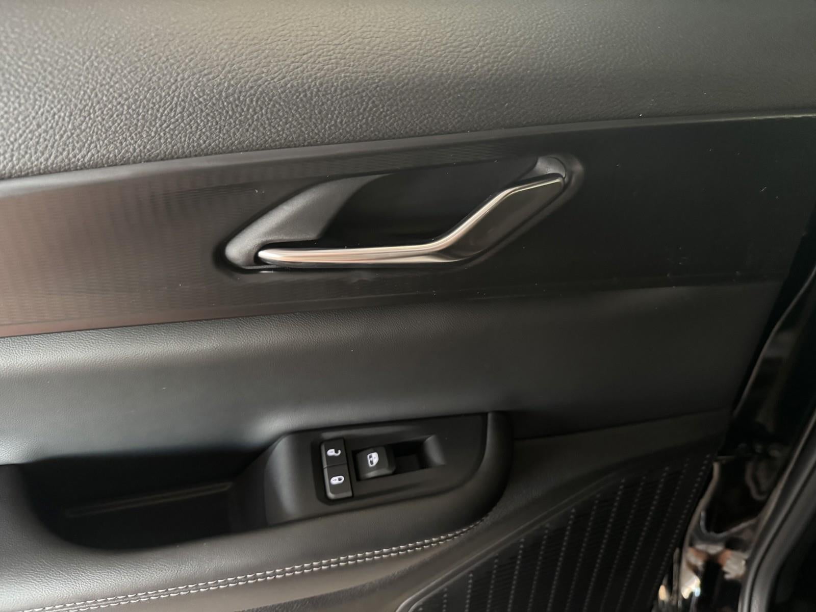 2025 Jeep Grand Cherokee GRAND CHEROKEE LAREDO 4X2