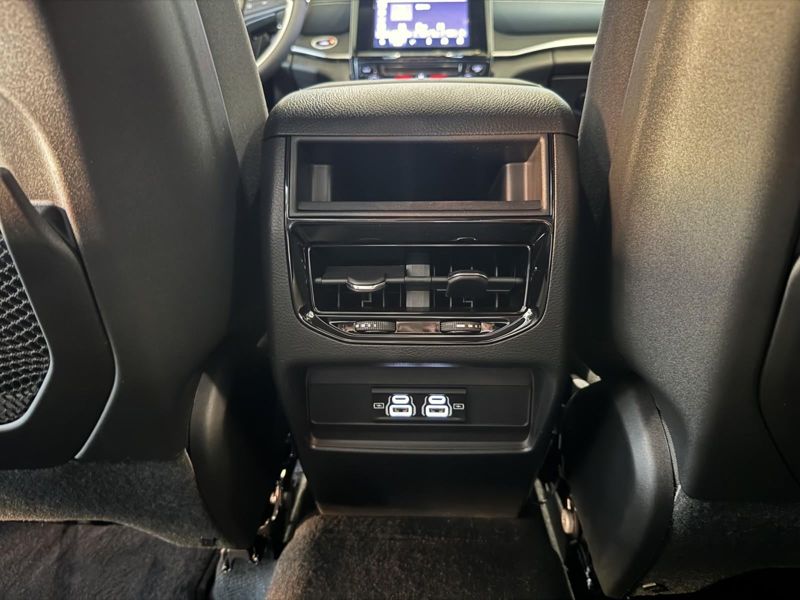 2025 Jeep Grand Cherokee GRAND CHEROKEE LAREDO 4X2