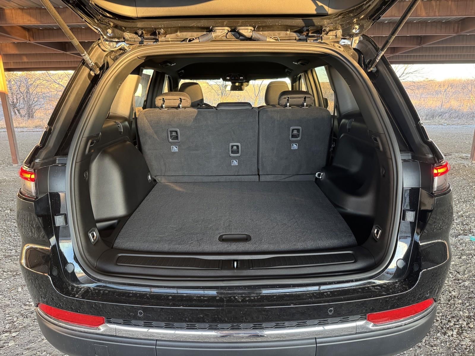 2025 Jeep Grand Cherokee GRAND CHEROKEE LAREDO 4X2