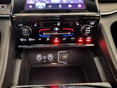 2026 Jeep Grand Cherokee GRAND CHEROKEE LAREDO X 4X2