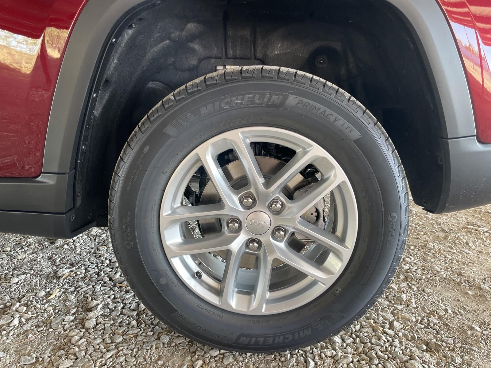 2025 Jeep Grand Cherokee GRAND CHEROKEE LAREDO X 4X2