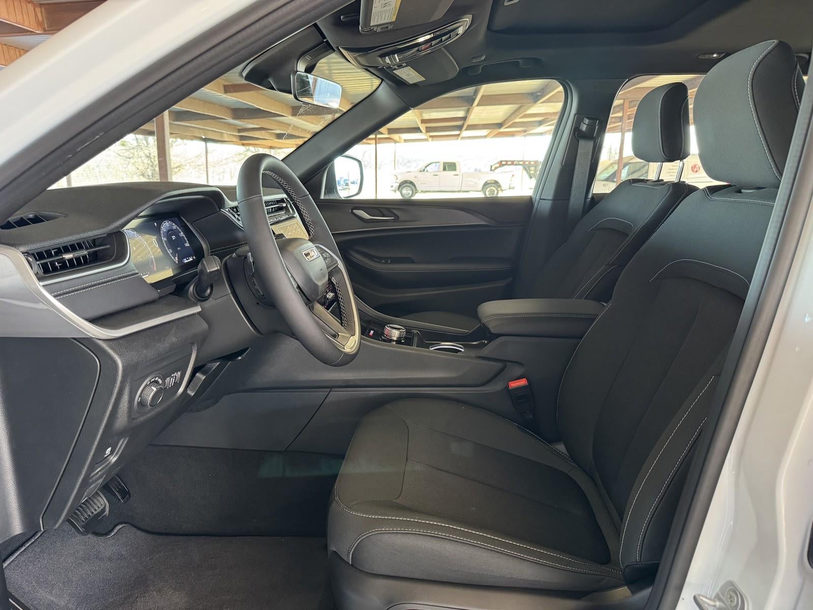 2026 Jeep Grand Cherokee GRAND CHEROKEE LAREDO X 4X2