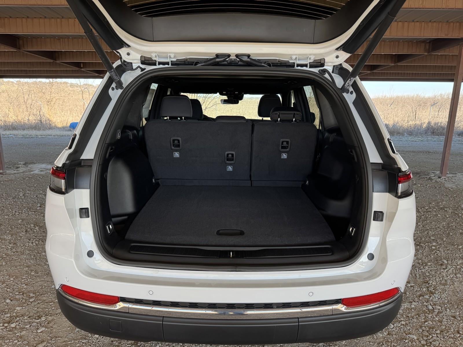 2026 Jeep Grand Cherokee GRAND CHEROKEE LAREDO X 4X2