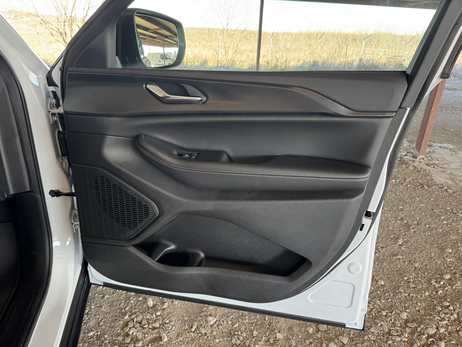 2026 Jeep Grand Cherokee GRAND CHEROKEE LAREDO X 4X2