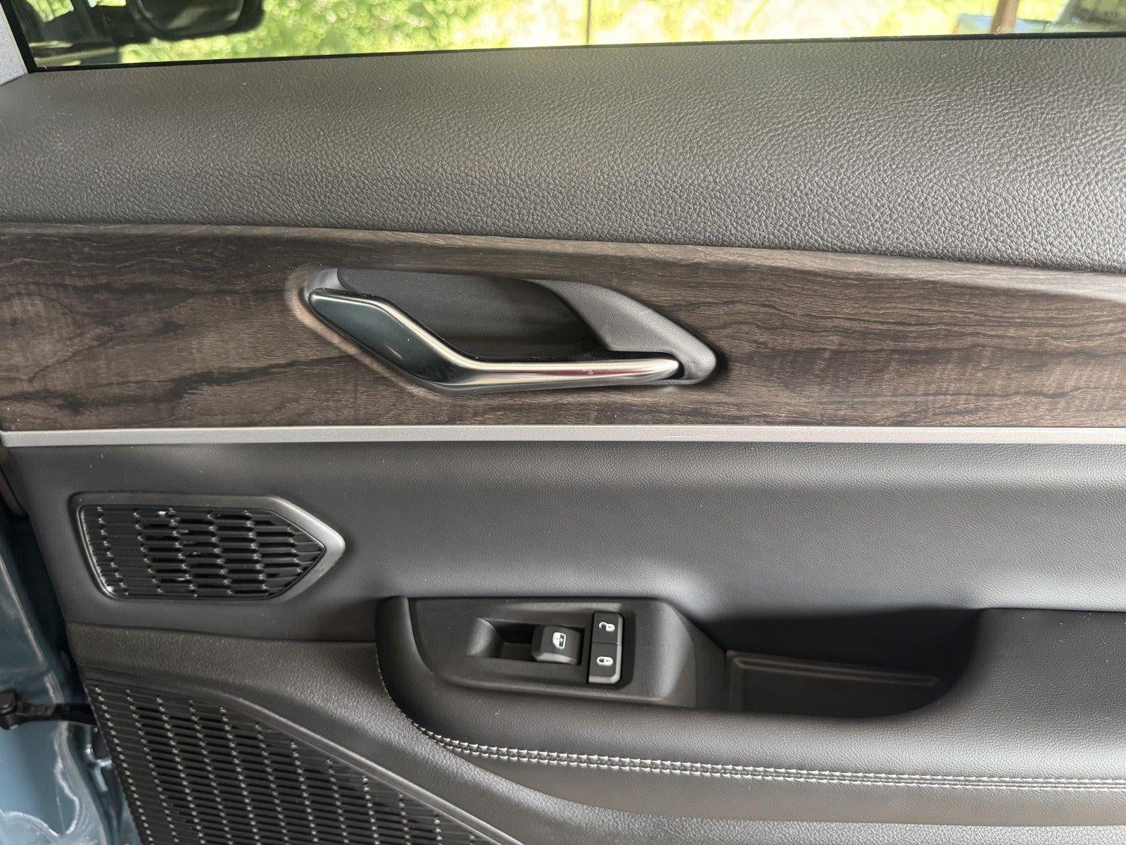 2027 Jeep Grand Cherokee GRAND CHEROKEE LIMITED 4X2