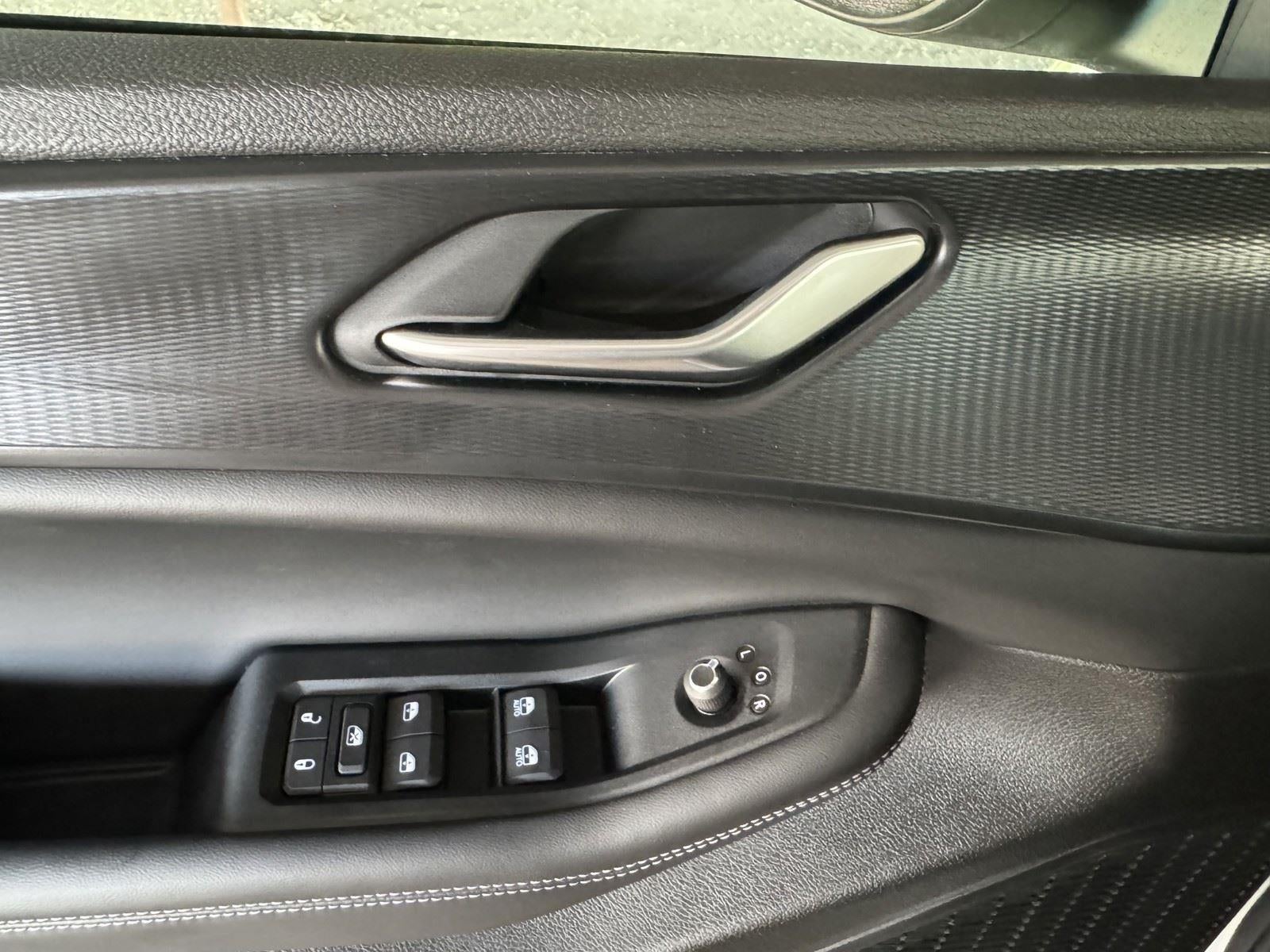 2026 Jeep Grand Cherokee GRAND CHEROKEE LAREDO 4X4
