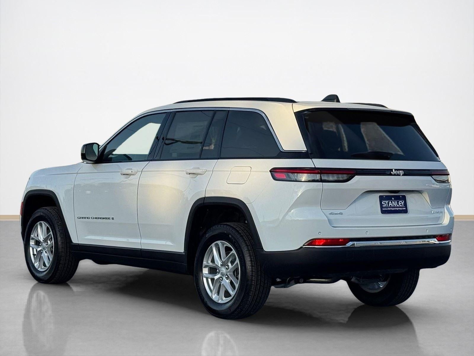 2026 Jeep Grand Cherokee GRAND CHEROKEE LAREDO 4X4