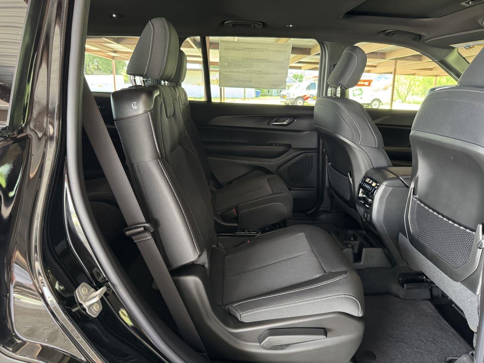 2026 Jeep Grand Cherokee GRAND CHEROKEE L LAREDO X 4X2