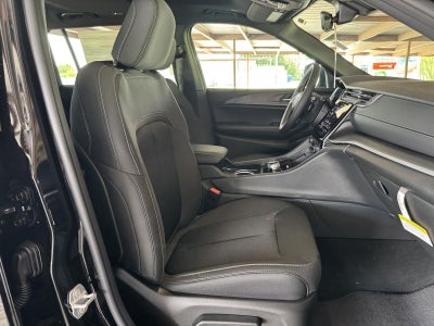 2026 Jeep Grand Cherokee GRAND CHEROKEE L LAREDO X 4X2