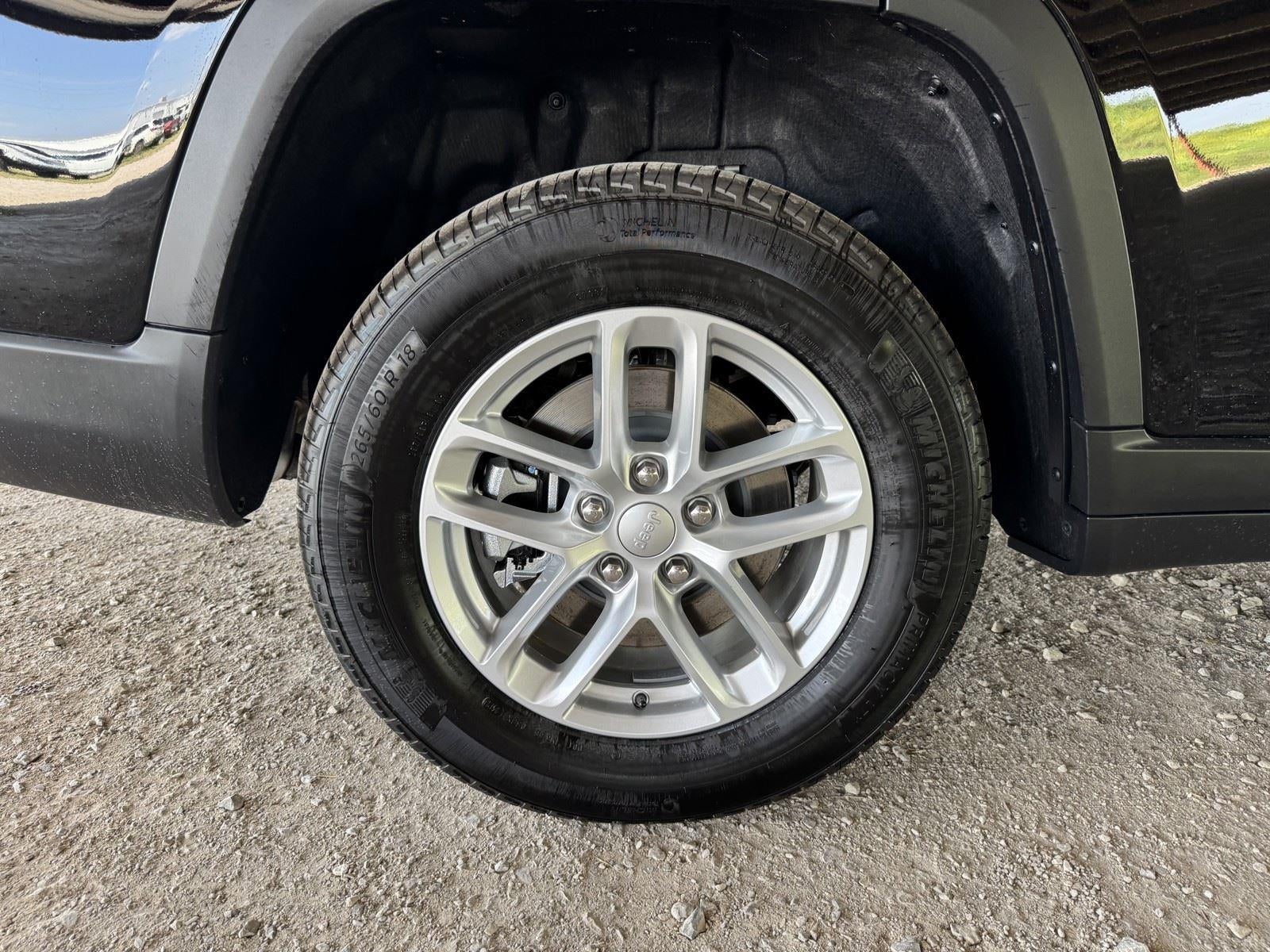 2026 Jeep Grand Cherokee GRAND CHEROKEE L LAREDO X 4X2