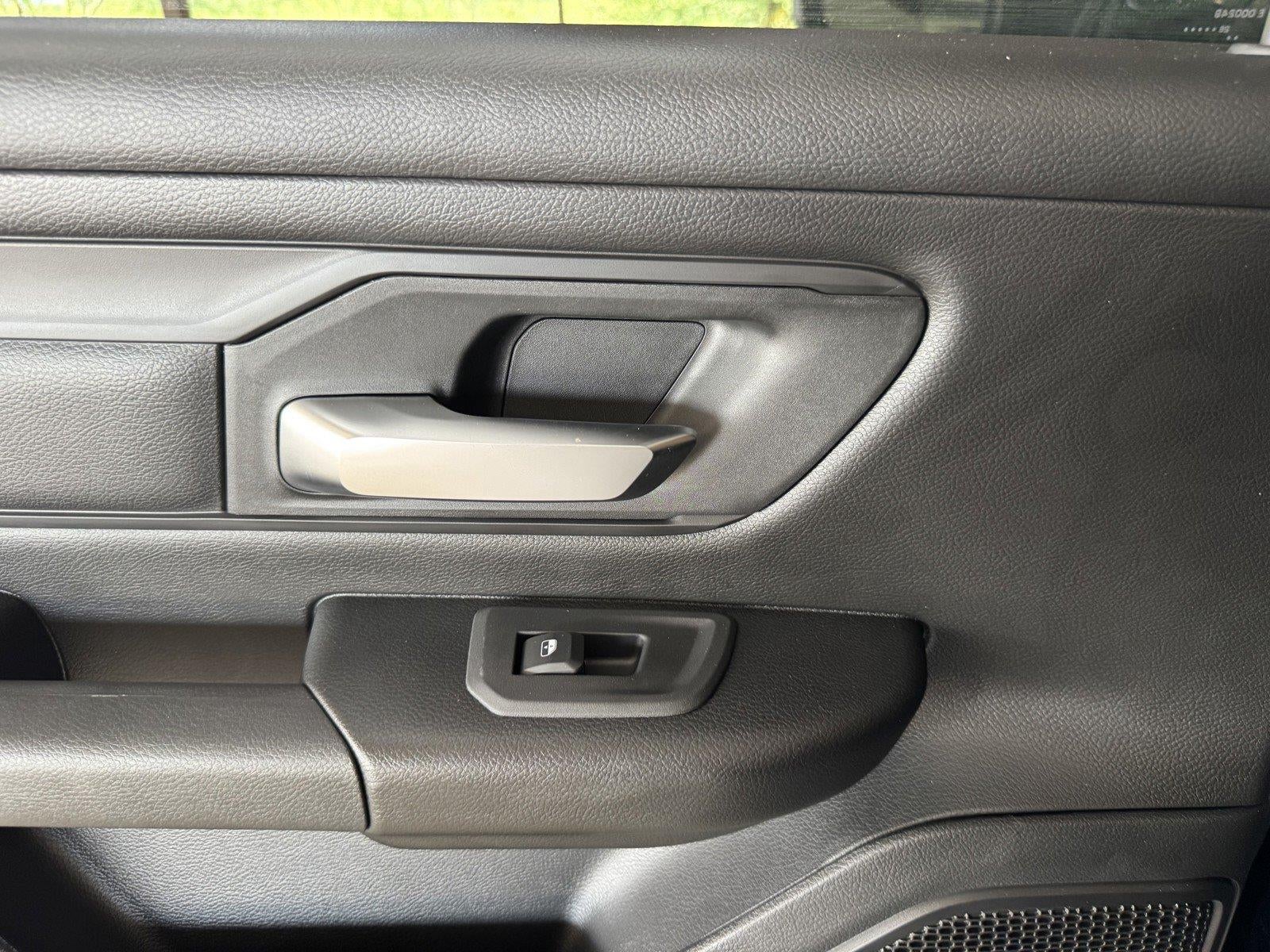 2027 RAM Ram 1500 RAM 1500 EXPRESS CREW CAB 4X4 5'7' BOX