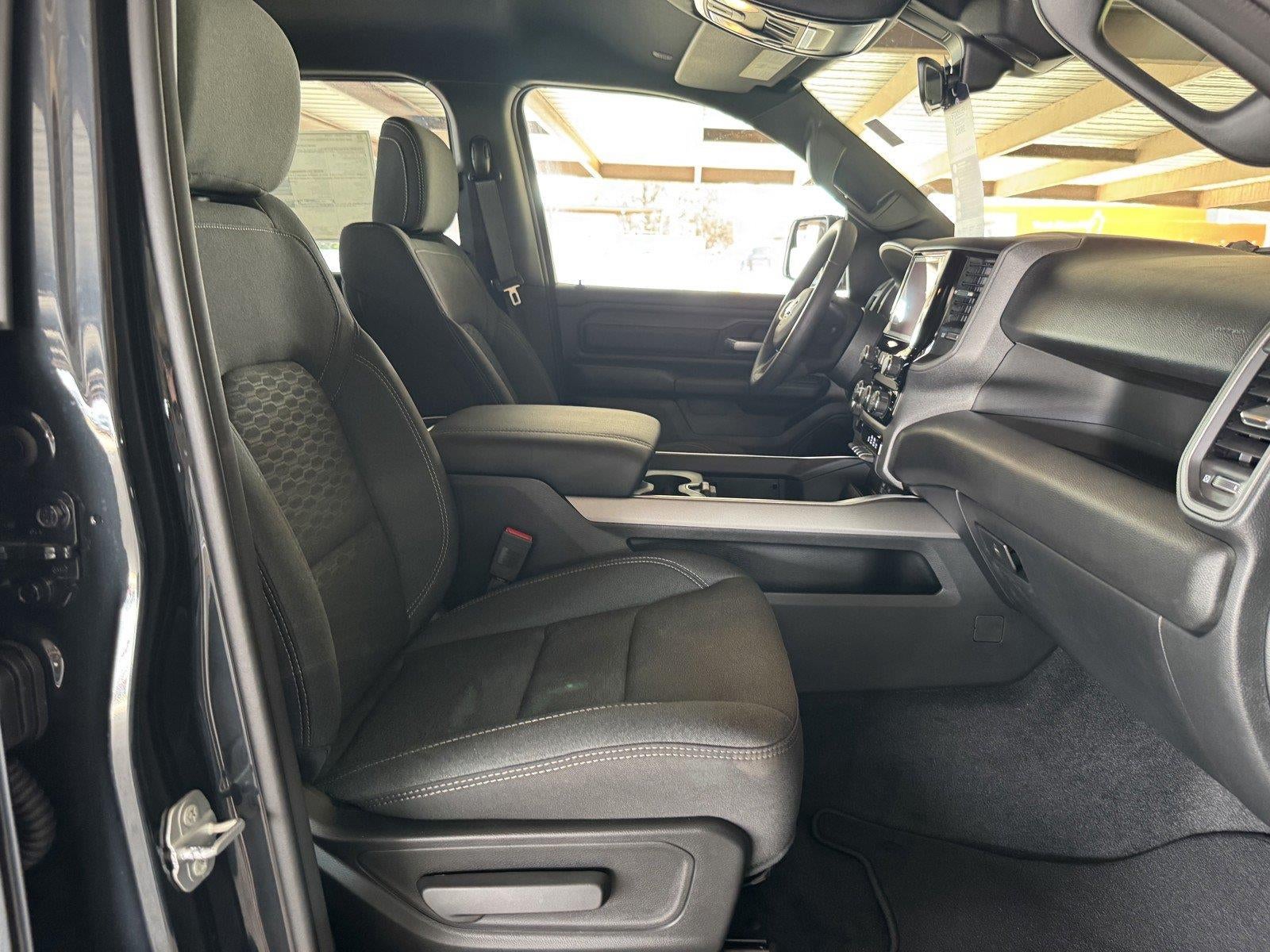 2027 RAM Ram 1500 RAM 1500 EXPRESS CREW CAB 4X4 5'7' BOX