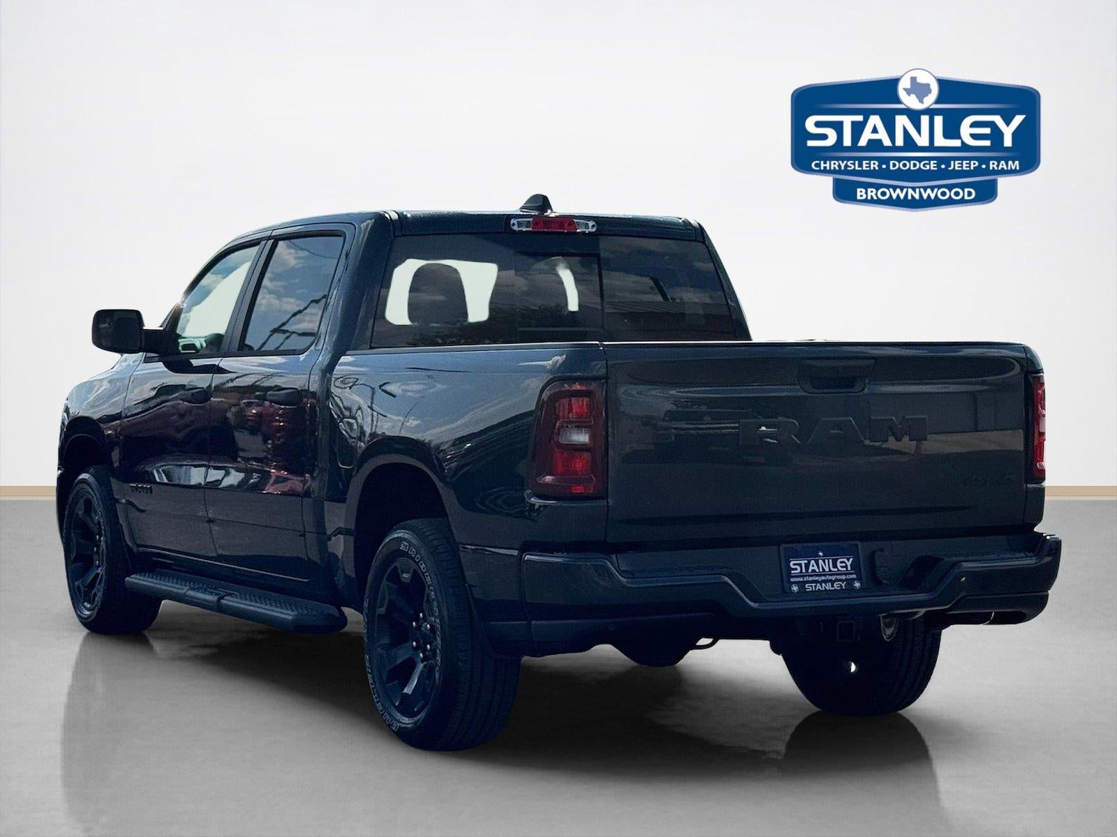 2027 RAM Ram 1500 RAM 1500 EXPRESS CREW CAB 4X4 5'7' BOX