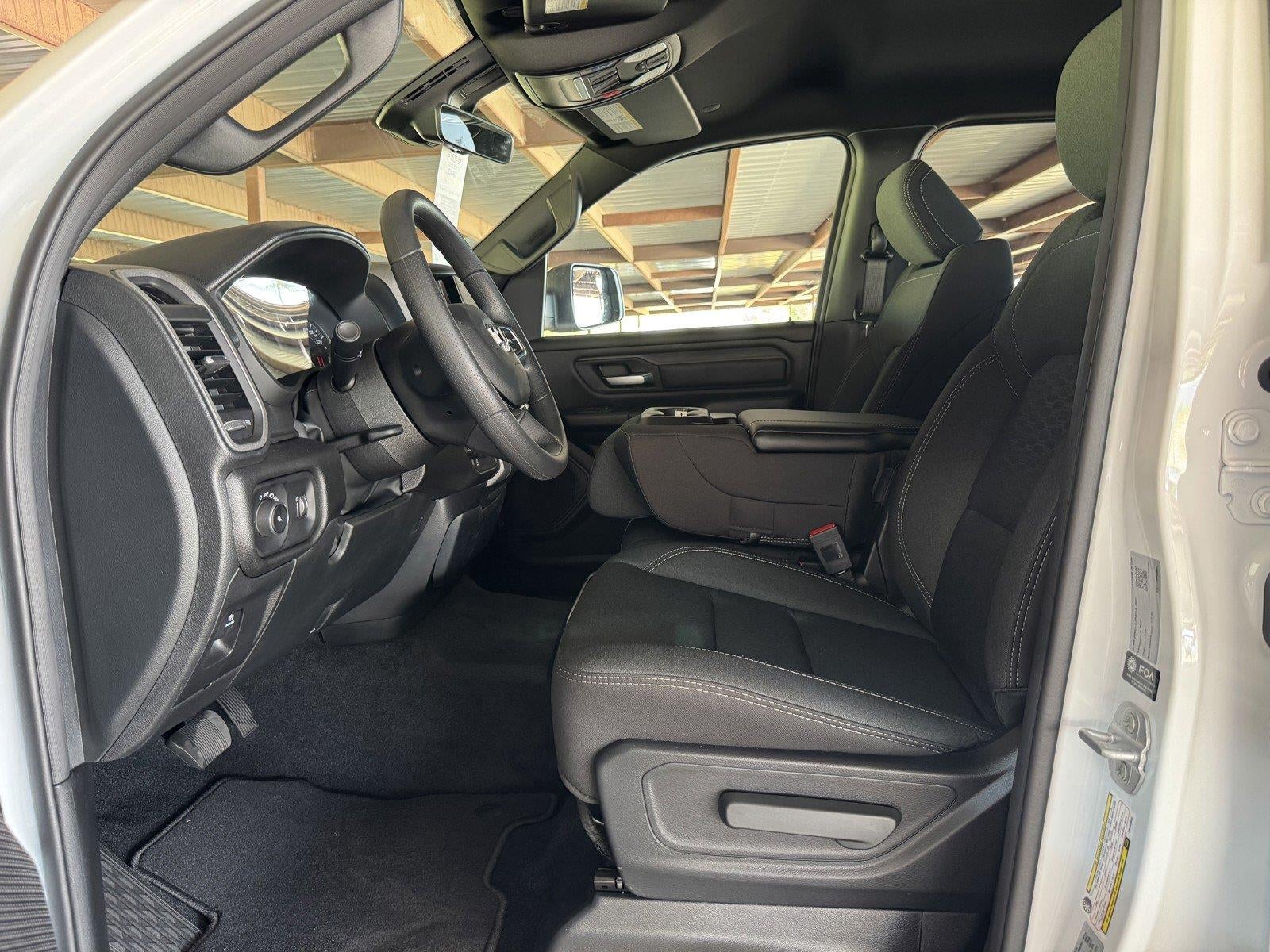 2026 RAM Ram 1500 RAM 1500 TRADESMAN CREW CAB 4X4 5'7' BOX