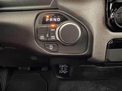 2026 RAM 1500 RAM 1500 TRADESMAN CREW CAB 4X4 5'7' BOX