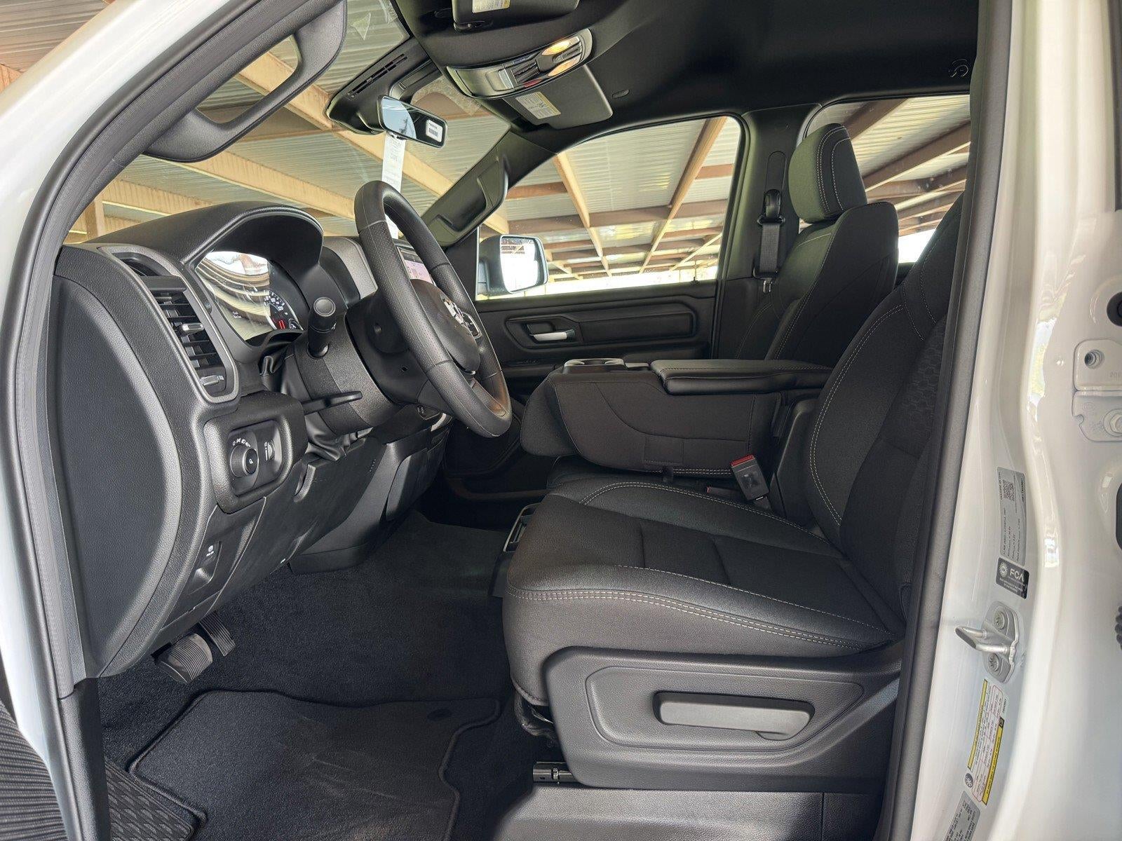 2026 RAM 1500 RAM 1500 TRADESMAN CREW CAB 4X4 5'7' BOX
