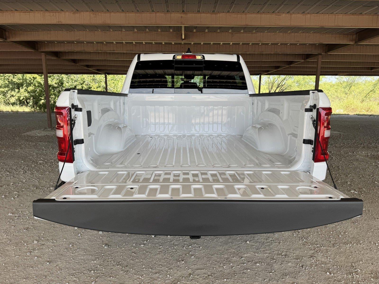 2026 RAM 1500 RAM 1500 TRADESMAN CREW CAB 4X4 5'7' BOX