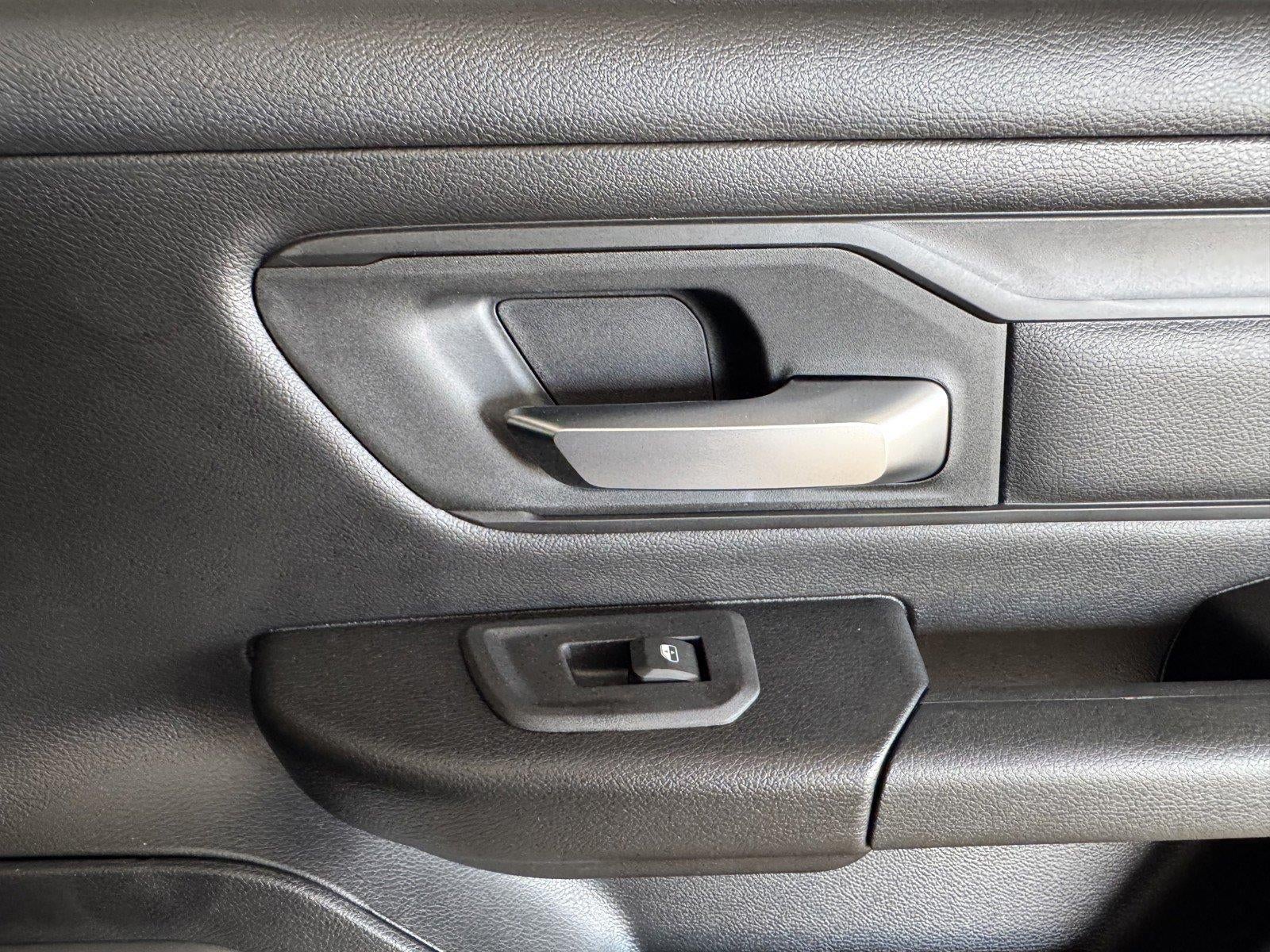 2026 RAM 1500 RAM 1500 TRADESMAN CREW CAB 4X4 5'7' BOX