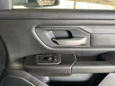 2026 RAM 1500 RAM 1500 TRADESMAN CREW CAB 4X4 5'7' BOX