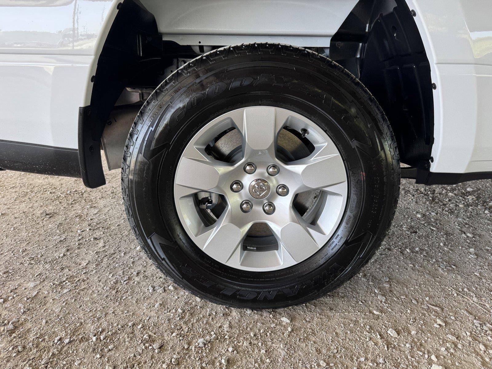 2026 RAM 1500 RAM 1500 TRADESMAN CREW CAB 4X4 5'7' BOX
